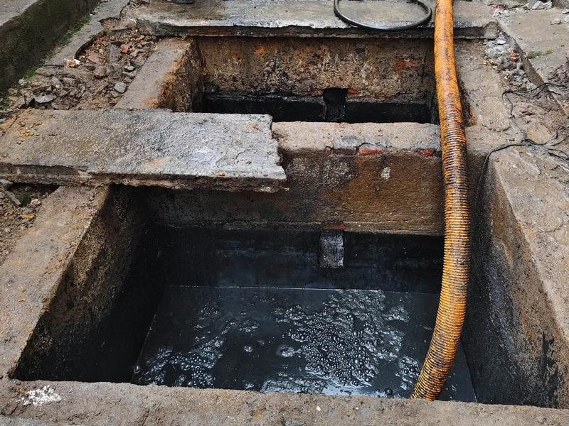 苏州路清理化粪池